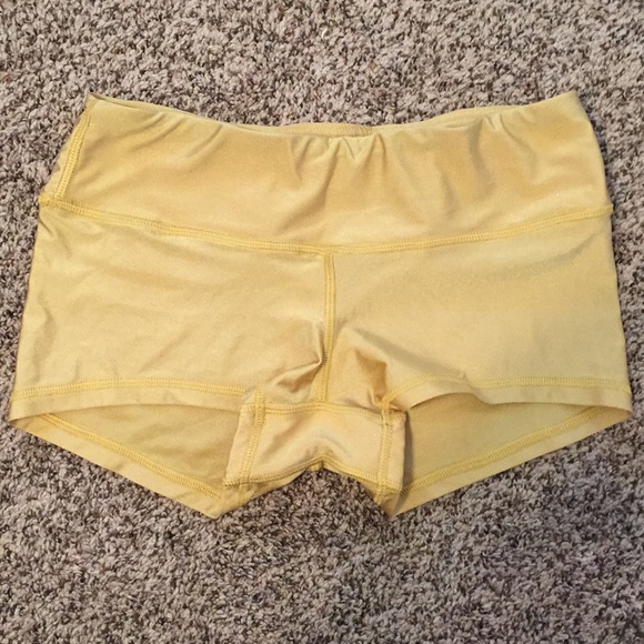 Fleo Pants - Fleo x Vull gold shorts